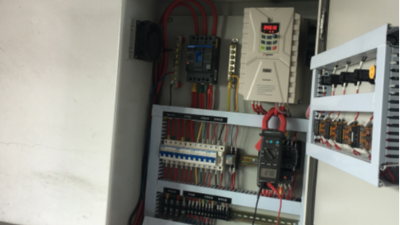 變頻器上電無(wú)顯示故障怎么處理？變頻器廠家德瑞斯告訴你